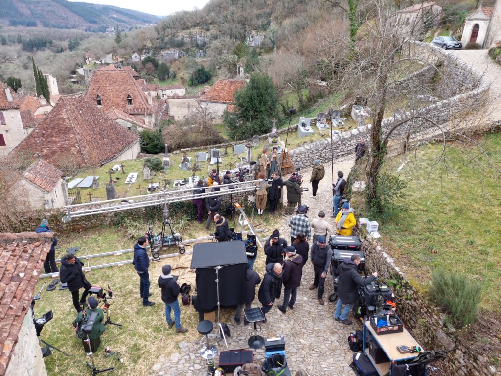 Les chèvres” de Fred Cavayé en tournage à Saint Cirq Lapopie (Lot) -  Occitanie films